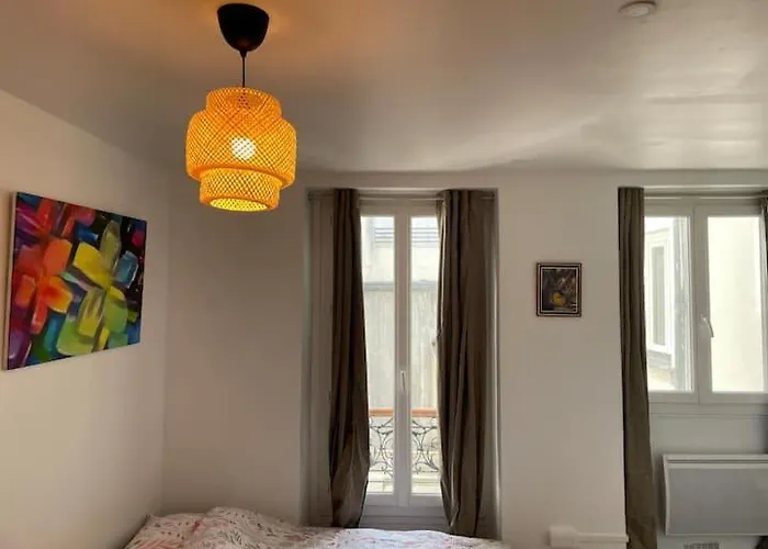 Beautiful And Large Montparnasse باريس