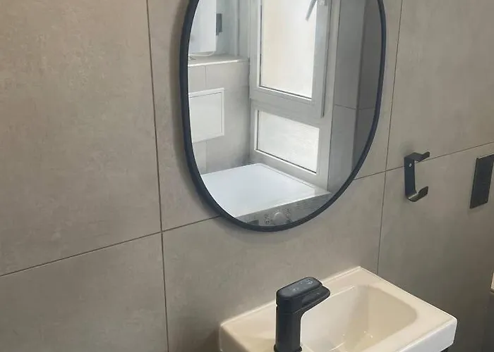 Beautiful And Large Montparnasse باريس