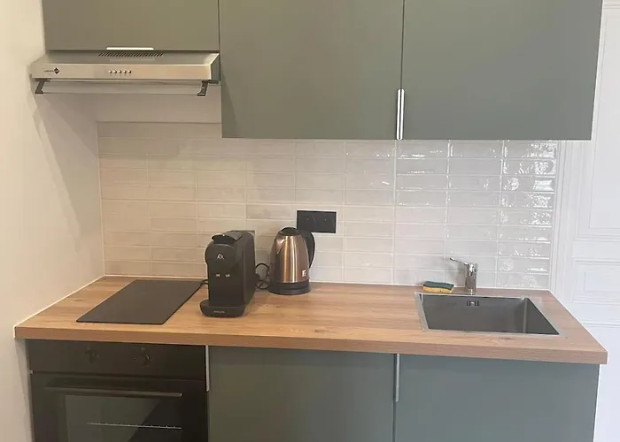 Beautiful And Large Montparnasse