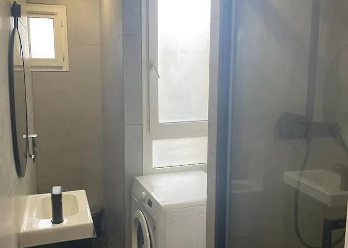 Beautiful And Large Montparnasse شقة